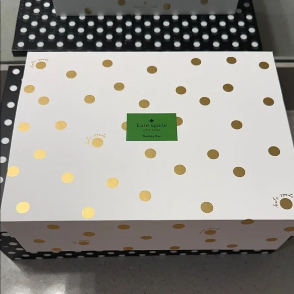 Kate Spade White and Gold Polka Dot Box Magnetic Closure - Picture 9 of 10